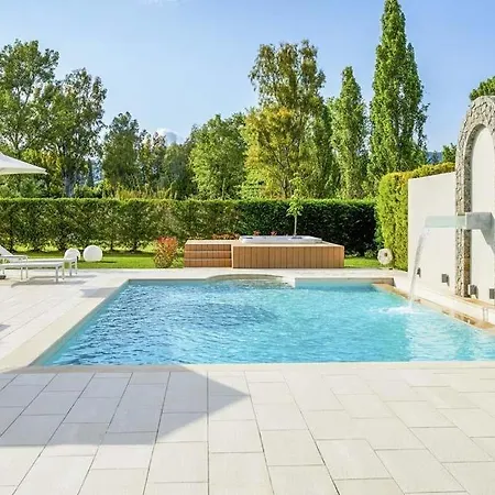 Sleeps 4 Pool Wifi Vilă